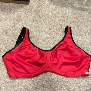 32H Freya underwire red & black sports bra